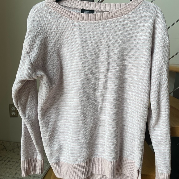Super soft Blush pink and white sweater - Picture 1 of 4